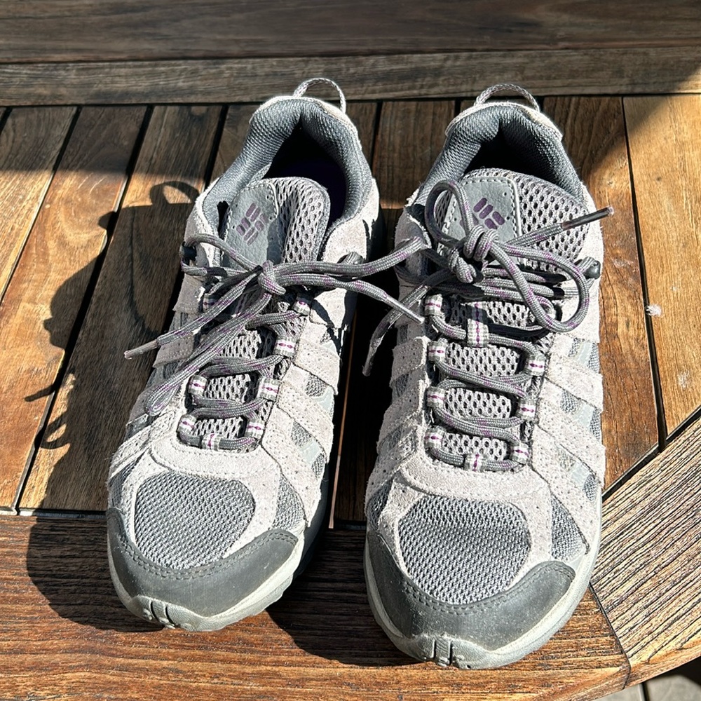 Columbia Techlite hiking shoes size 9 women’s